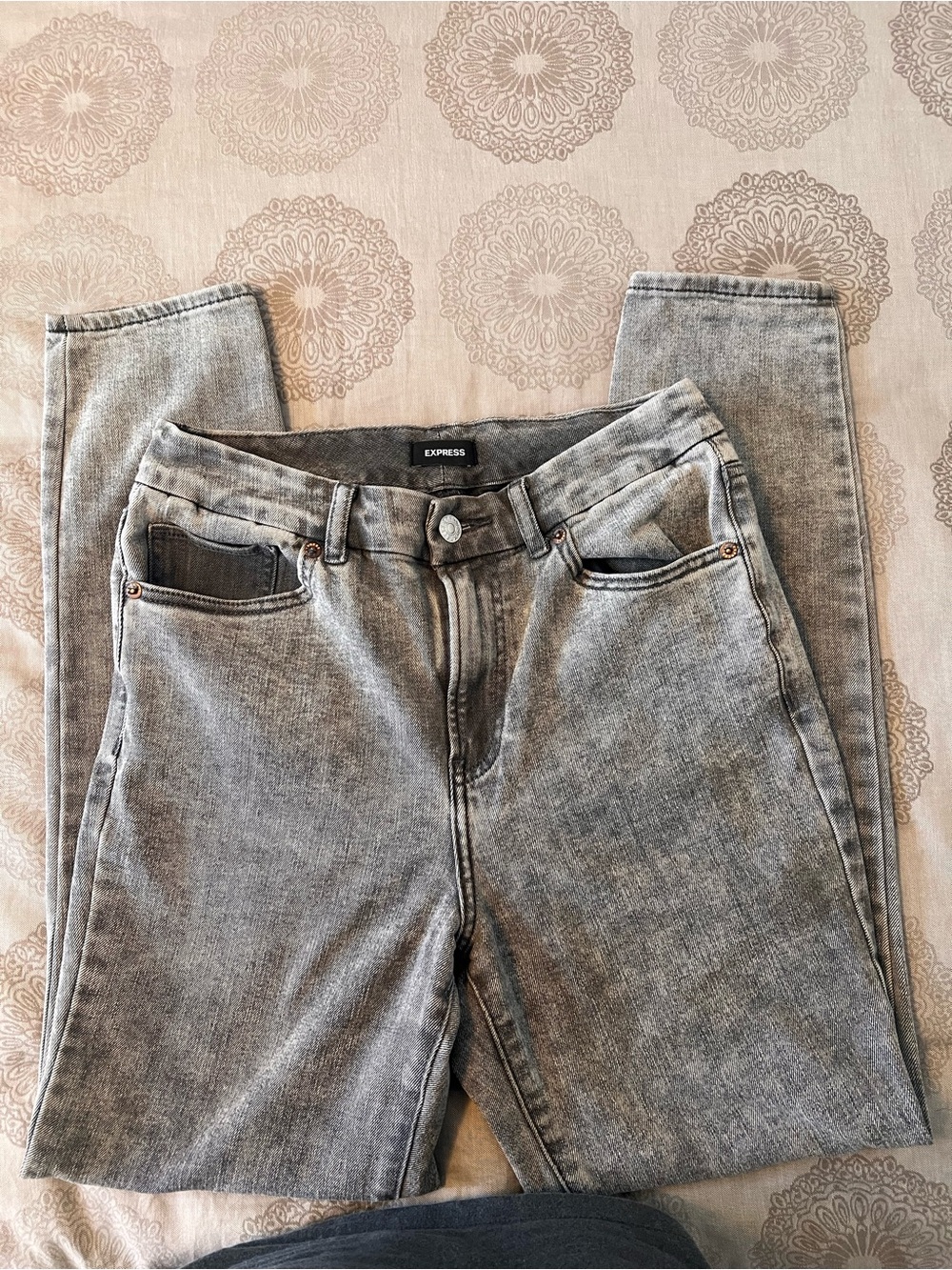 Express Women's skinny Gray Straight-Leg Jeans
